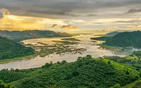 邮轮船只图片 湄公河
