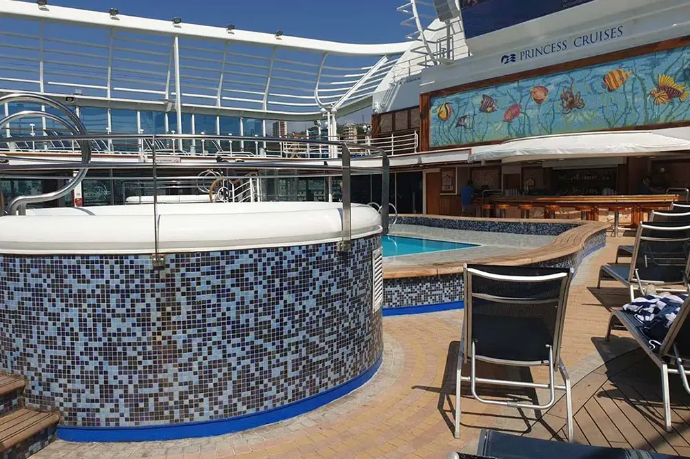 邮轮图片 {notti} 翡翠公主号（Emerald Princess）