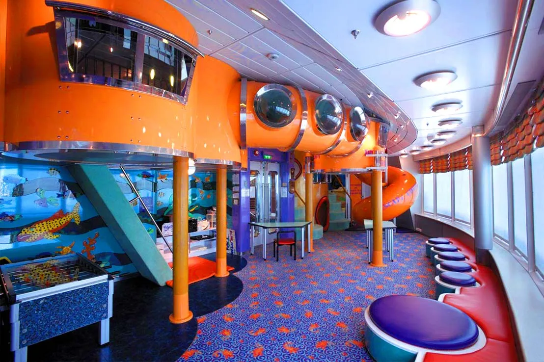 邮轮图片 {notti} 海洋幻丽号（Enchantment of the Seas）